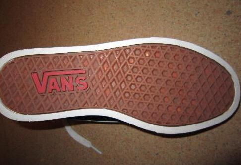 vans从巅峰到谷底,vans倒闭款