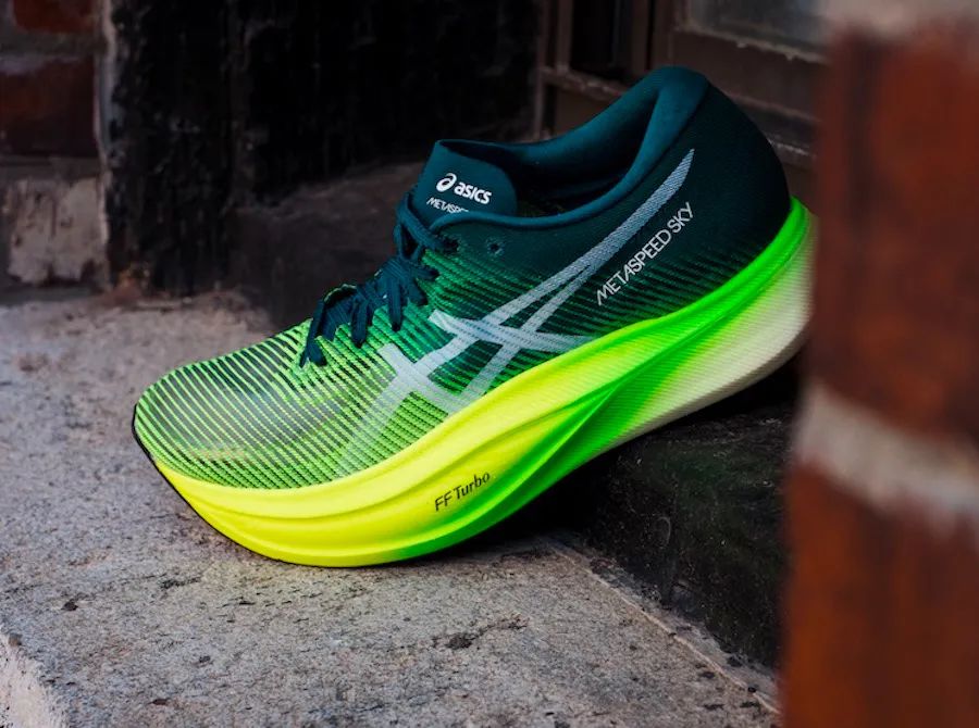 adidas和nike跑鞋对比,nikeasics跑鞋推荐