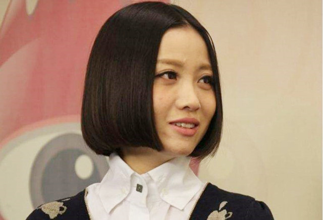 姚贝娜铜像图文,姚贝娜墓地雕塑