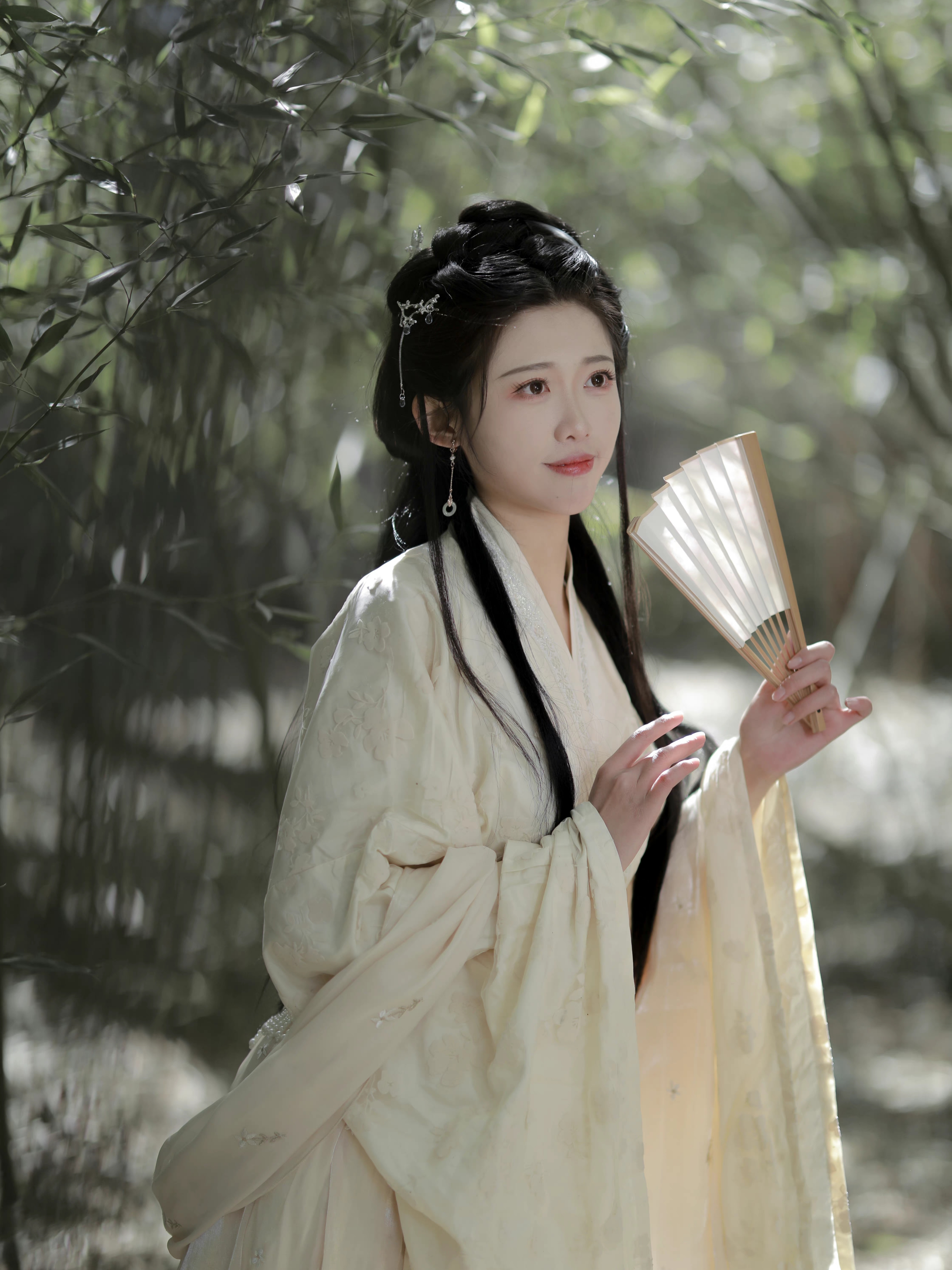 谁的柔骨刻就了谁的痴狂？