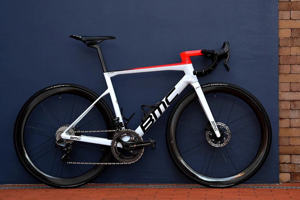 骑自行车应该有什么配件,自行车骑手都用的是什么自行车