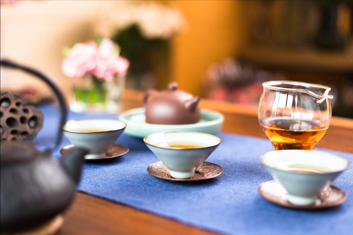 寒冷的冬天来了冬季喝什么茶好,冬季喝的茶首选什么茶