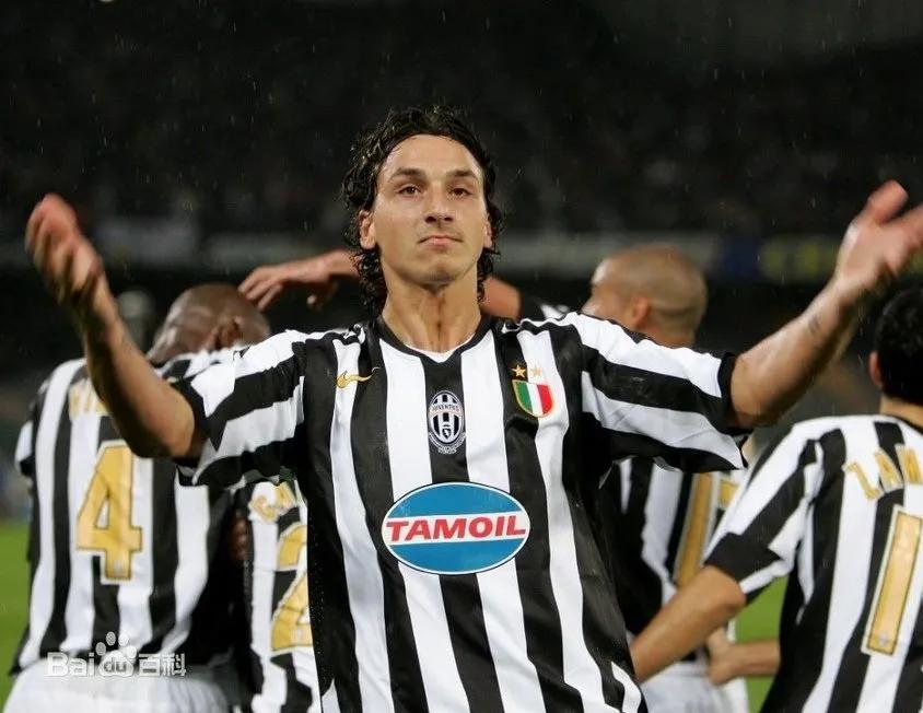 足坛十大神锋之伊布,足球大奉先伊布退役