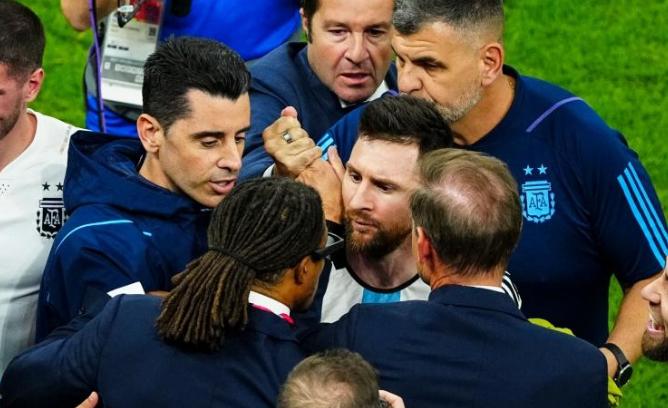 阿根廷vs荷兰梅西全场集锦,阿根廷荷兰球员爆发冲突梅西反应