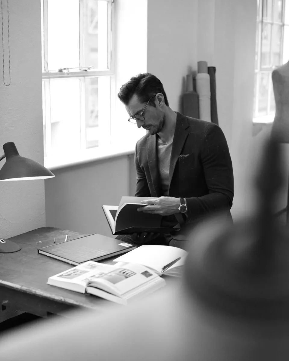 189cm“天使男模”官宣4胎，网友麻了：他才25岁啊？！