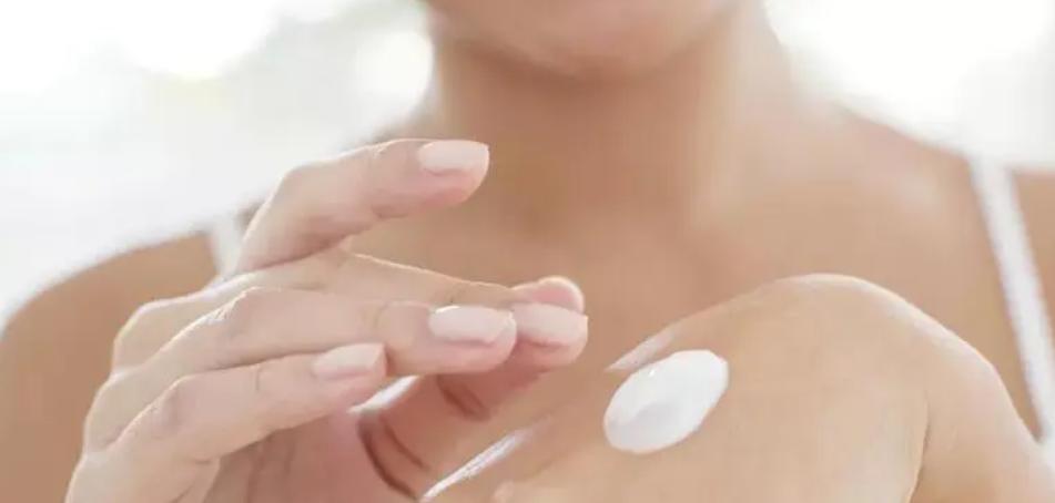 乳液和面霜区别是什么,乳液和面霜的区别大吗