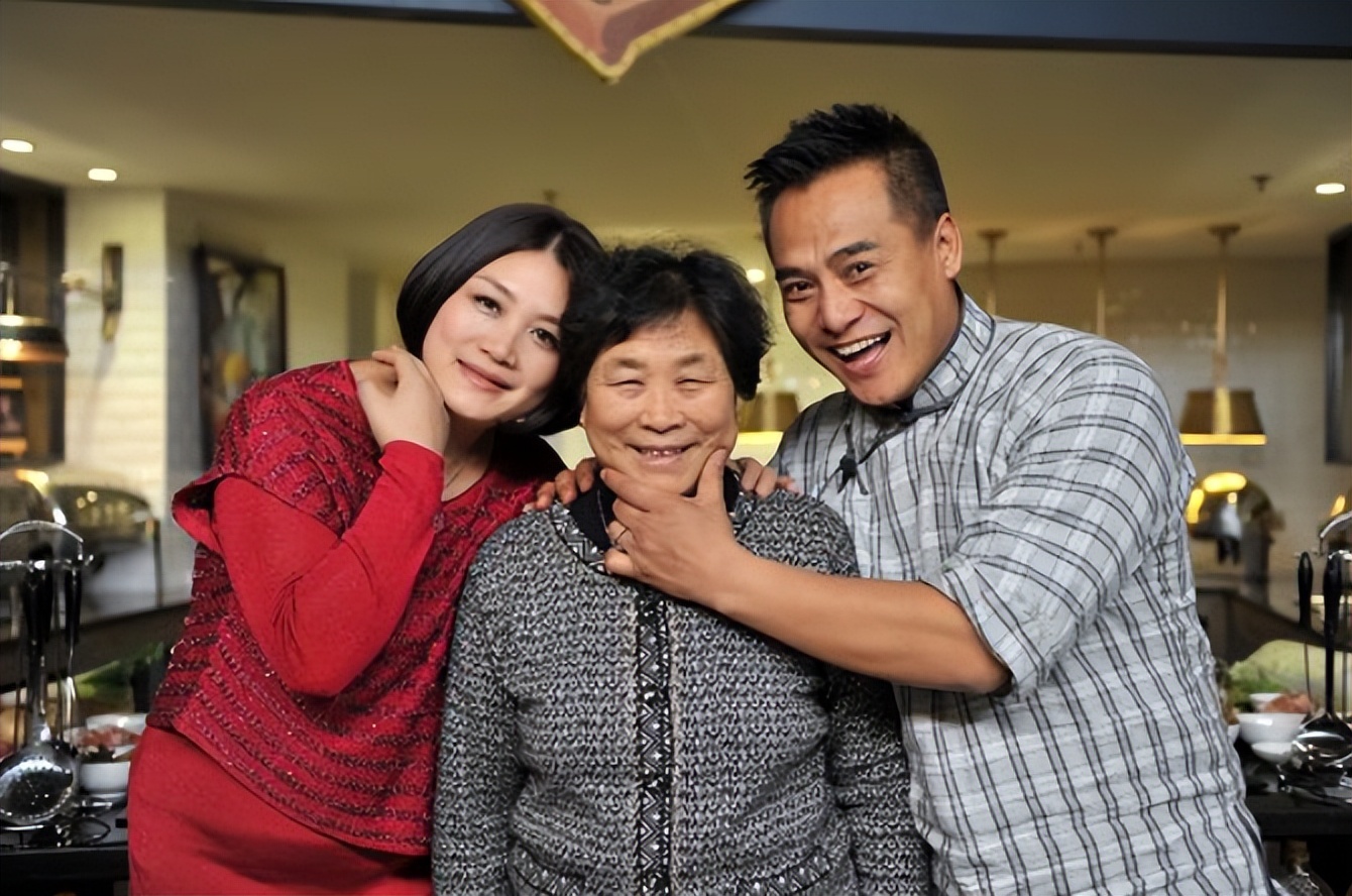 演员黑子母亲,演员黑子的父母