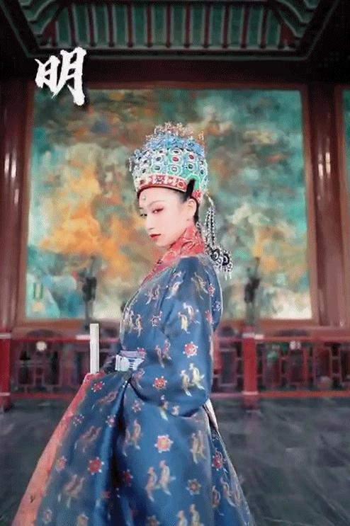 90后湖北姑娘拍56个民族服饰抖音,95后女孩耗时247天拍摄56民族服饰