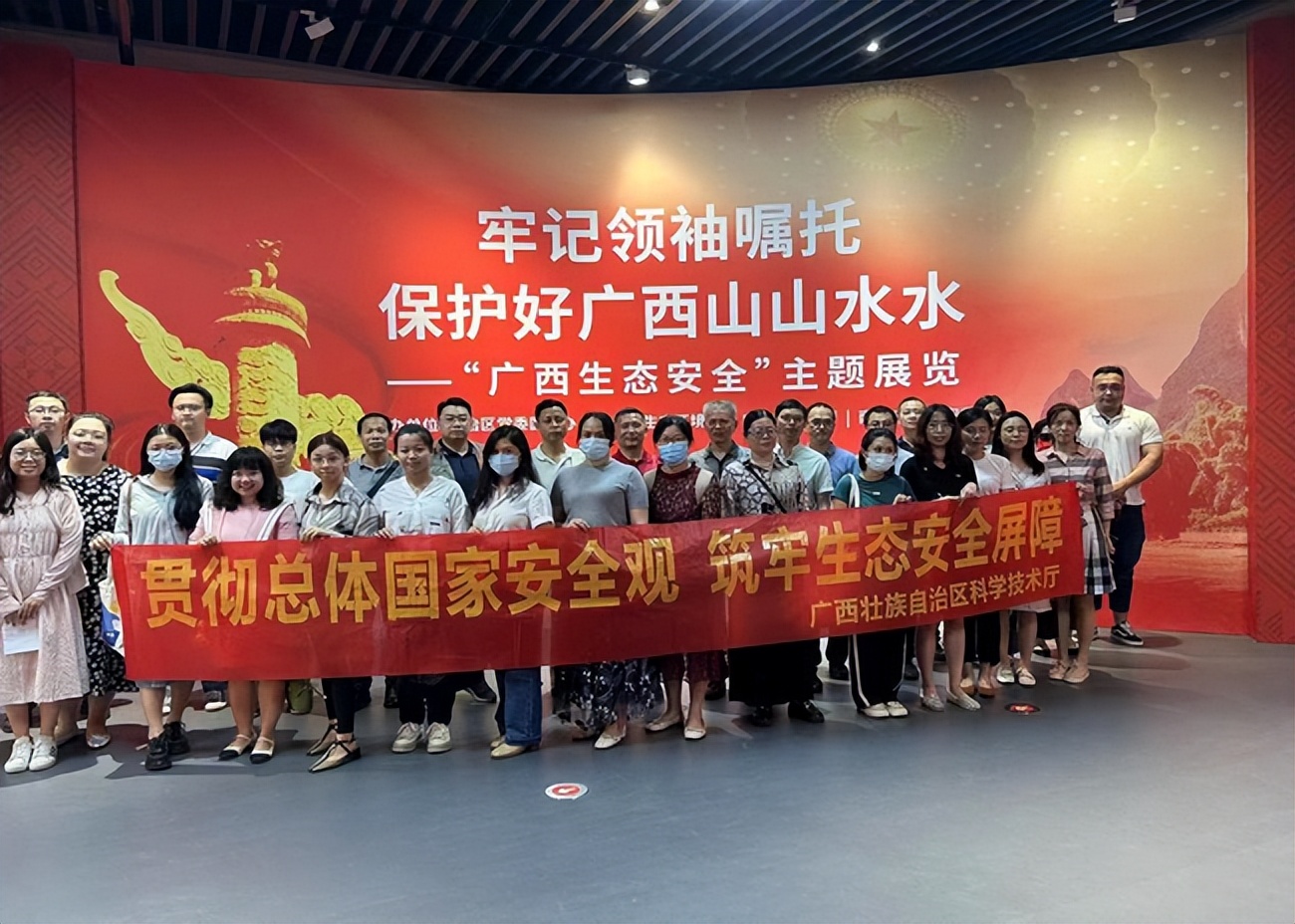 社区开展415国家安全教育宣传活动,全市率先开展国家安全宣传教育