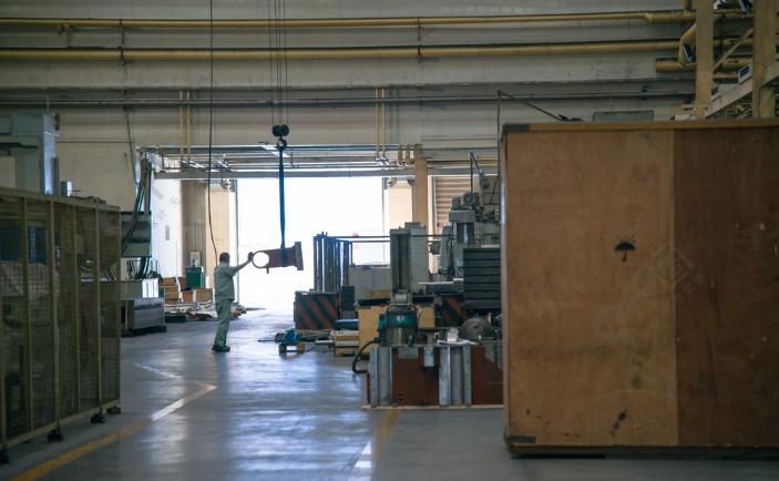 国内工厂是怎么压榨工人的,压榨不定时工作制员工