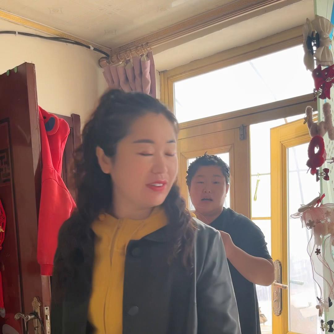 刚纹完眉看起来好假,刚纹完身看着颜色不均匀