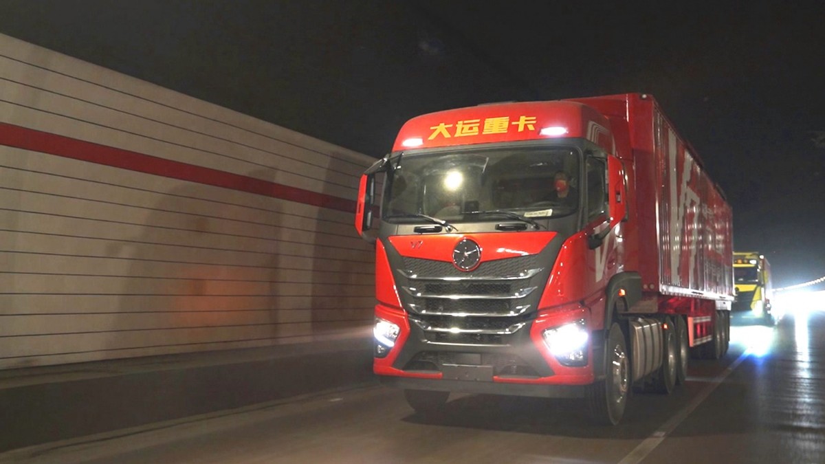 大运v7牵引车试驾,大运v7重卡牵引车最新款