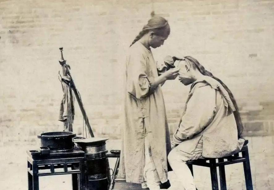 古代小孩剃头发型,为什么古代小孩头发后面剪了