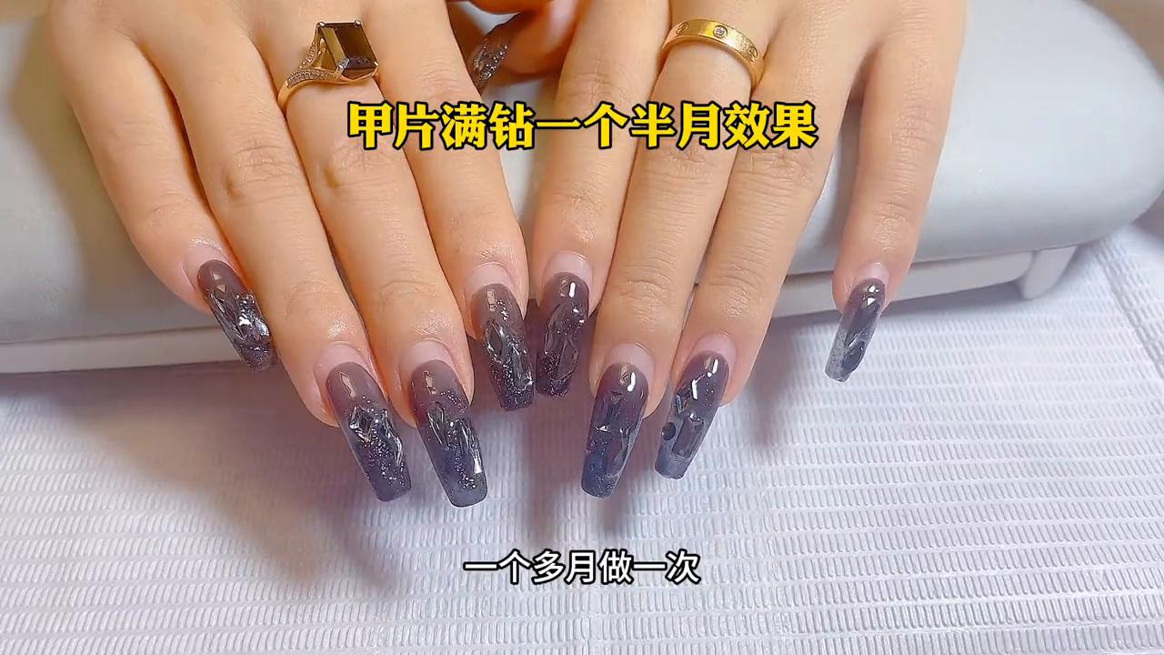 家庭美甲师一个月能赚多少钱,美甲师可以月入过万吗