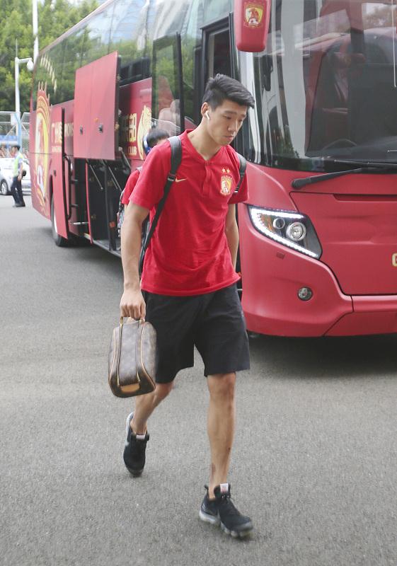 个人宣！26岁恒大“富二代”退役，曾效力建业，到法国梅斯培训