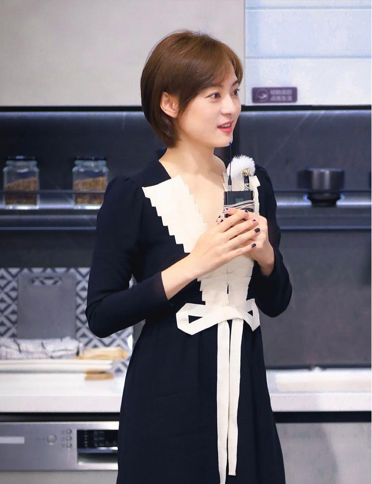 曾黎的苹果肌、孙俪的副乳、天仙的法令纹,女星生图暴露人间真实