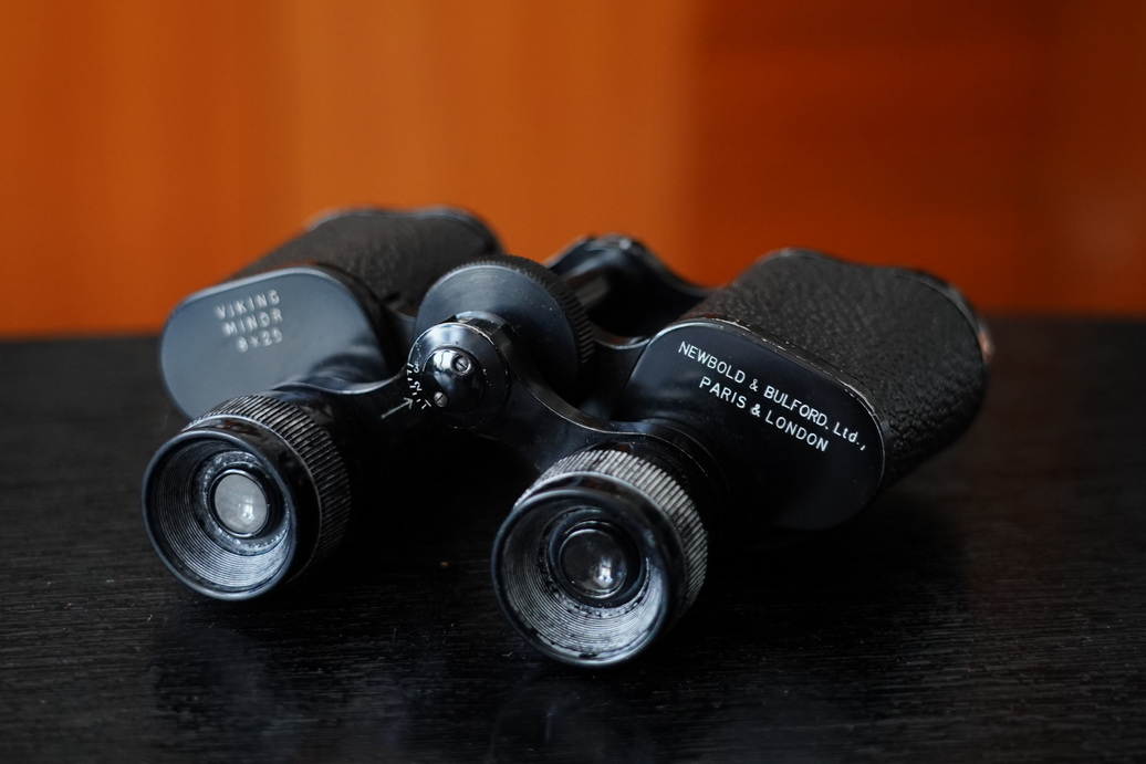 收藏了30年的望远镜,二战时期的军用高倍望远镜