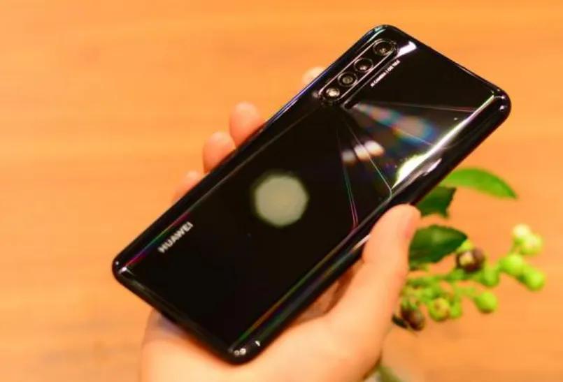 400—2000元华为手机推荐,几百块的华为手机,再用几年没问题