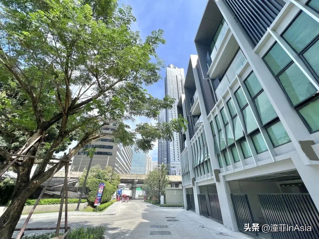 曼谷唯一外国人可直接个人名义购买的永久产权别墅，市中心地铁口