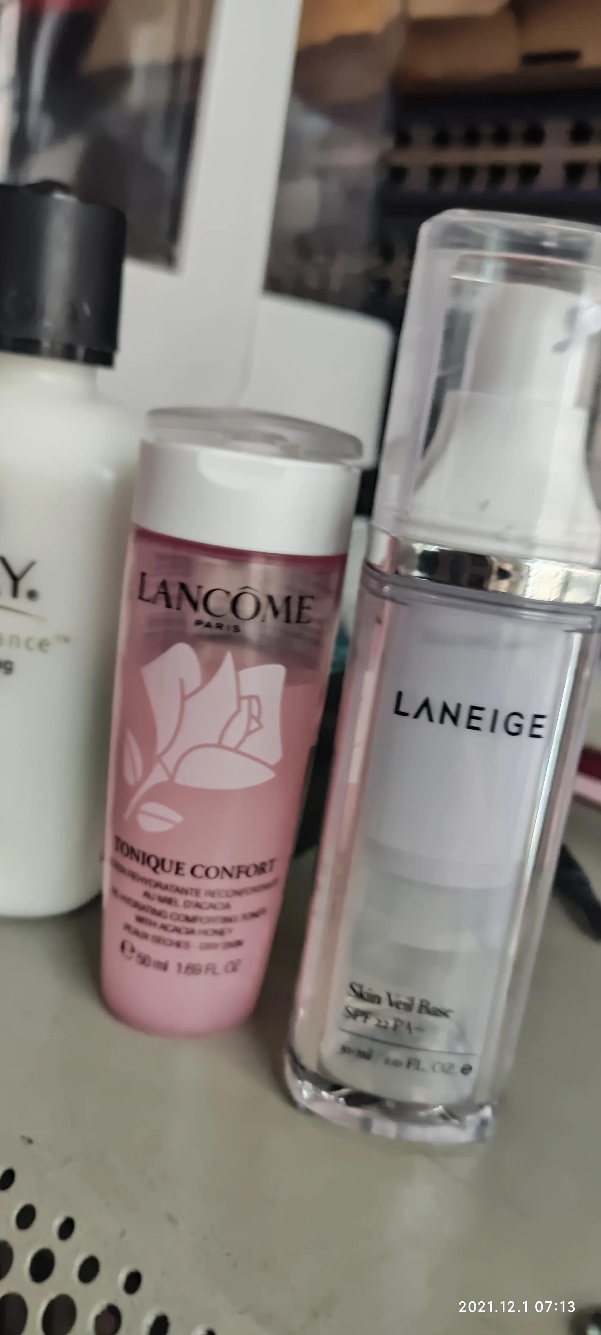 女士28岁开始衰老紧致护肤品,护肤品不一定贵就是好的