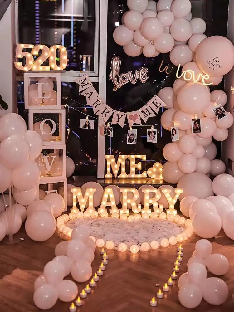 生日蛋糕流行装饰,生日蛋糕装饰多但不幼稚