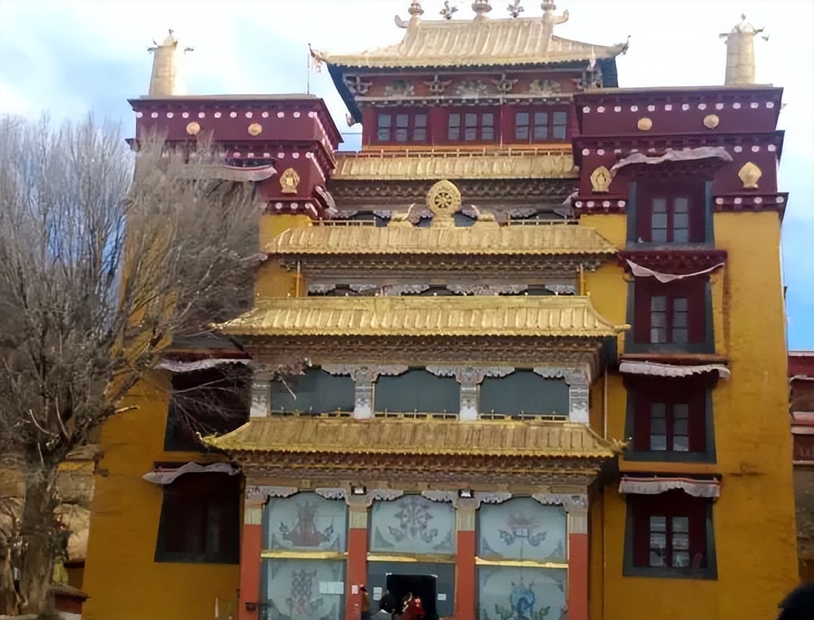 到达世界最美之城理塘,日光之城理塘