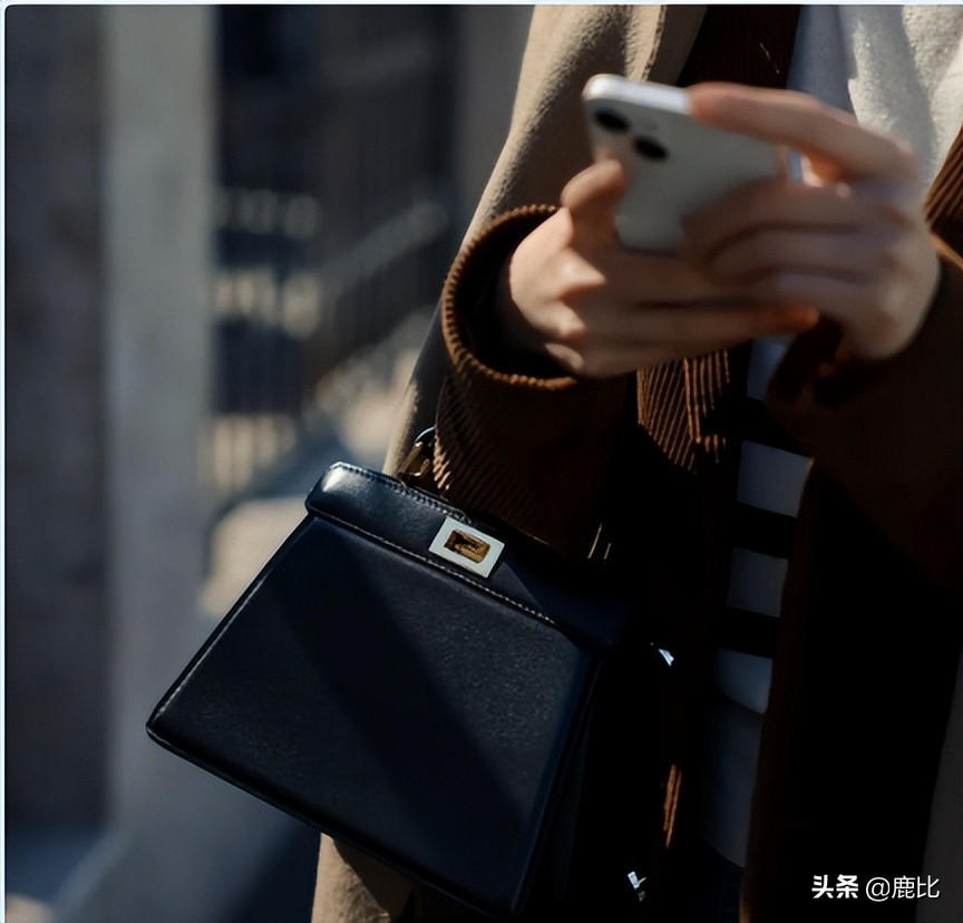 已经出道13年，为什么大家还是很爱FENDI这款包？