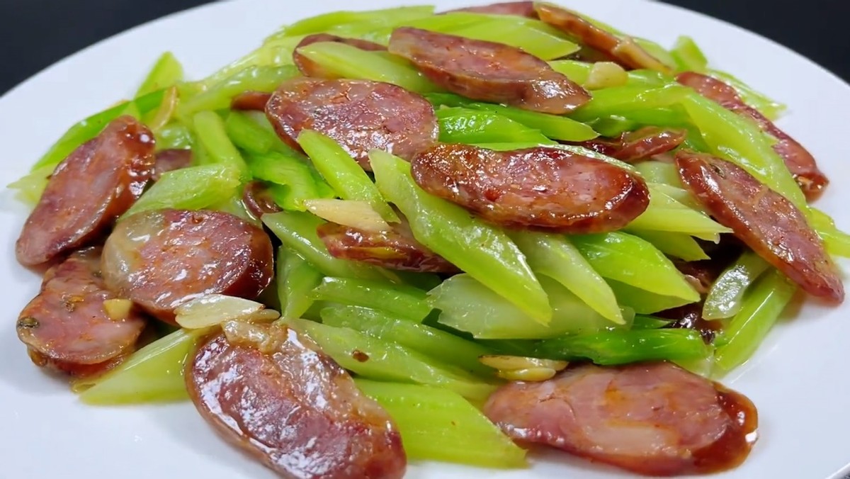 9种食物专治口臭,口气重口臭便秘怎么调理