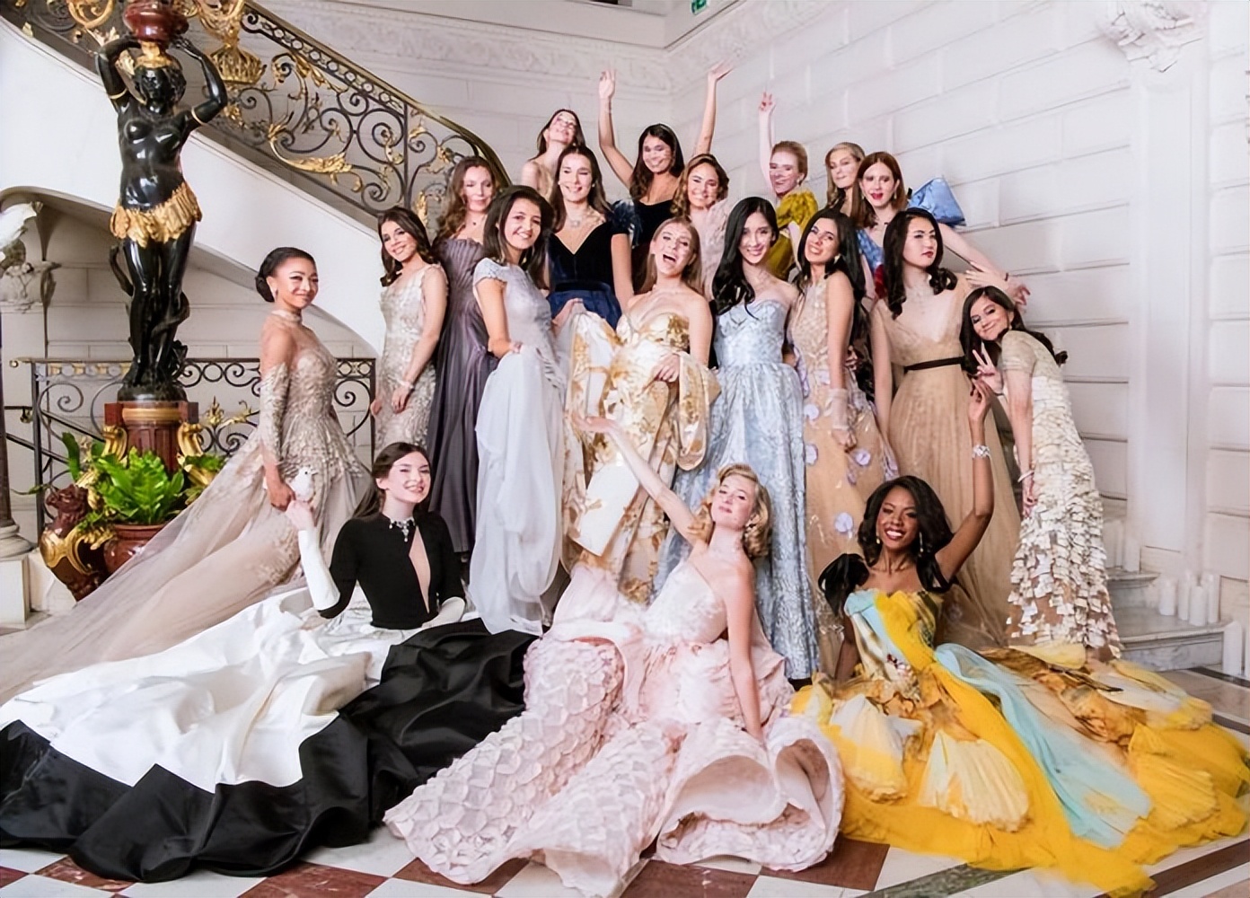 揭开上海“名媛”真面目：二手*袜丝**三十多人穿,导致集体感染脚气