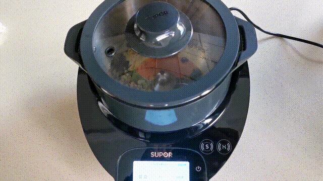 黑科技与顶级大厨交锋,厨房黑科技苏泊尔小c主厨料理机