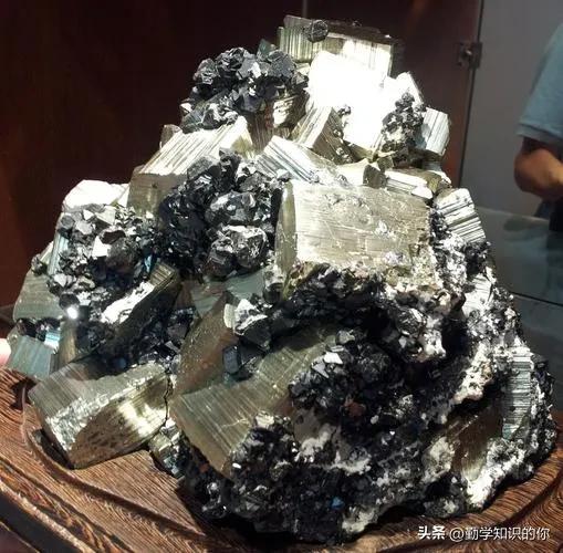 世界上已探知的矿物有3000多种，那矿物是怎么形成的呢？