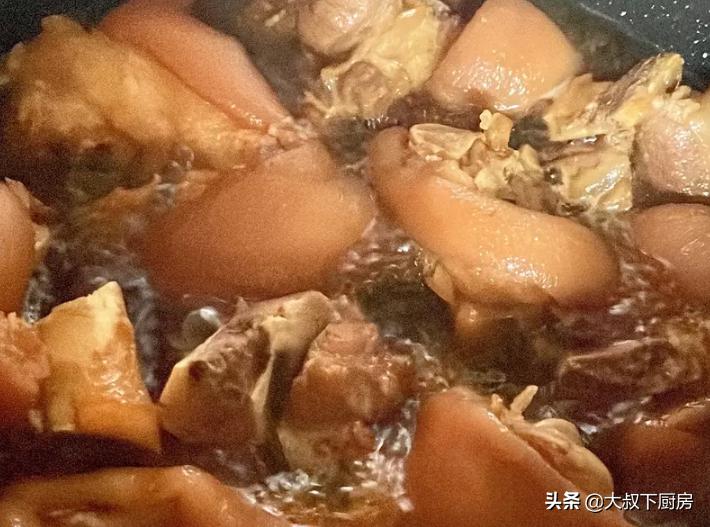 教你怎么做简单又好吃的卤猪脚,卤去骨猪脚家常做法