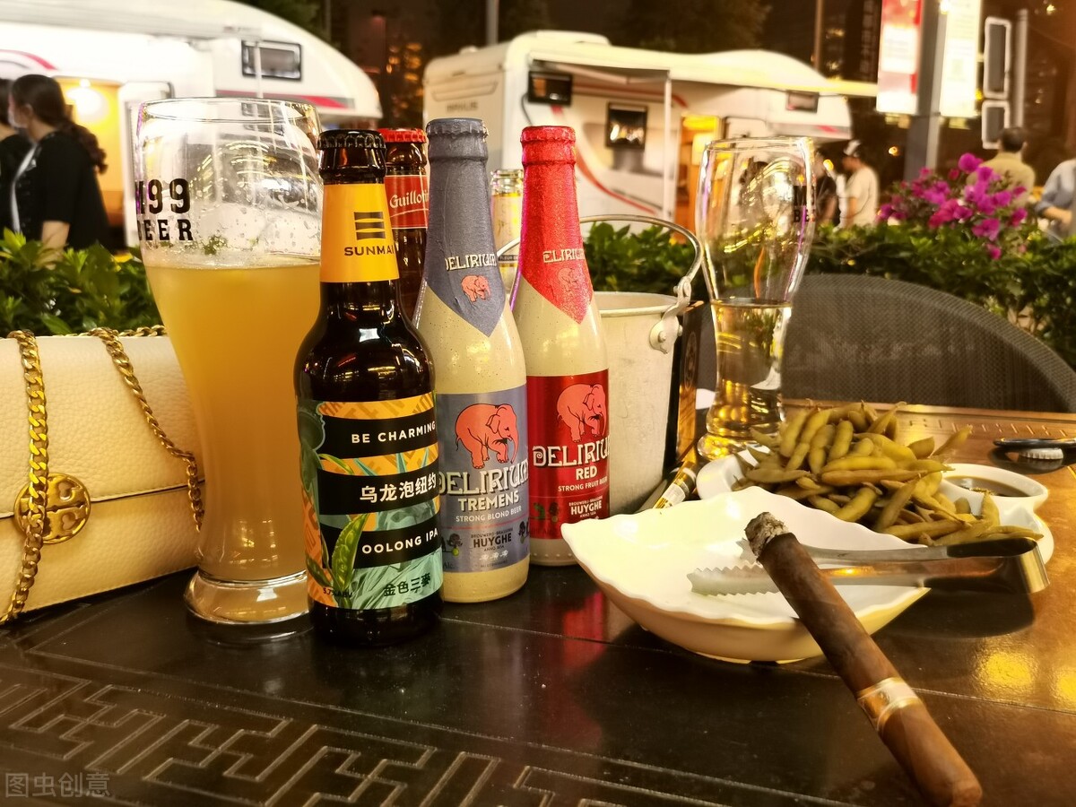 妈妈收到礼物高兴得眉开眼笑,送给父母的礼物惊喜有哪些