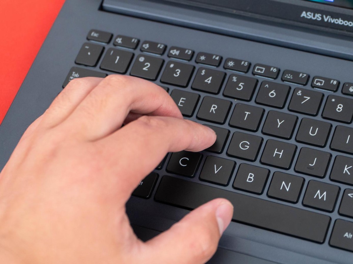 华硕灵耀pro162022和无畏pro152022对比,华硕无畏pro162023款轻薄本测评