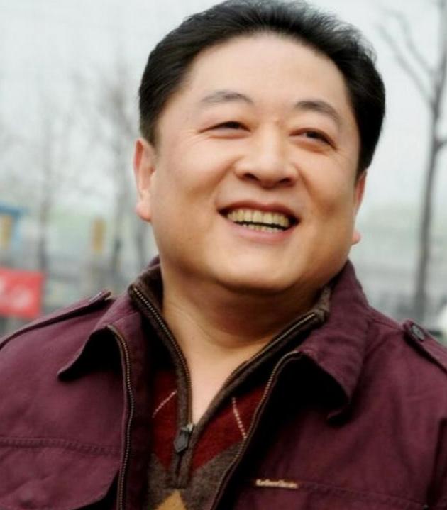 前央视主持人刘斌：三婚娶马蓉闺蜜，三次婚姻均失败，62岁养三娃