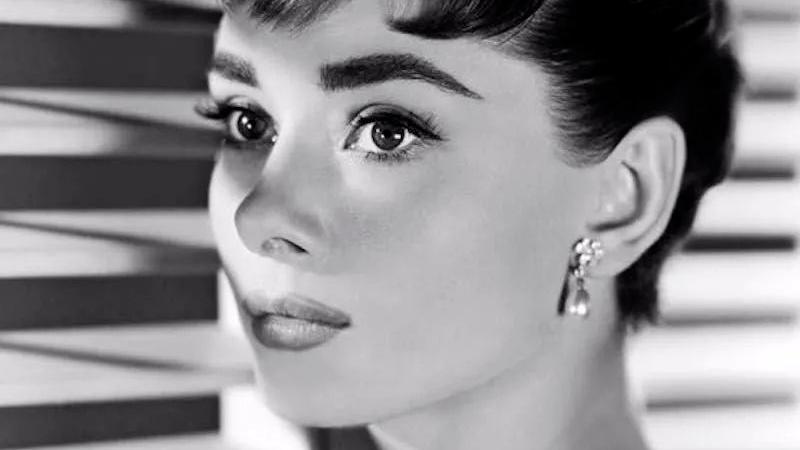 好文分享音乐,奥黛丽赫本绝美镜头的背景音乐