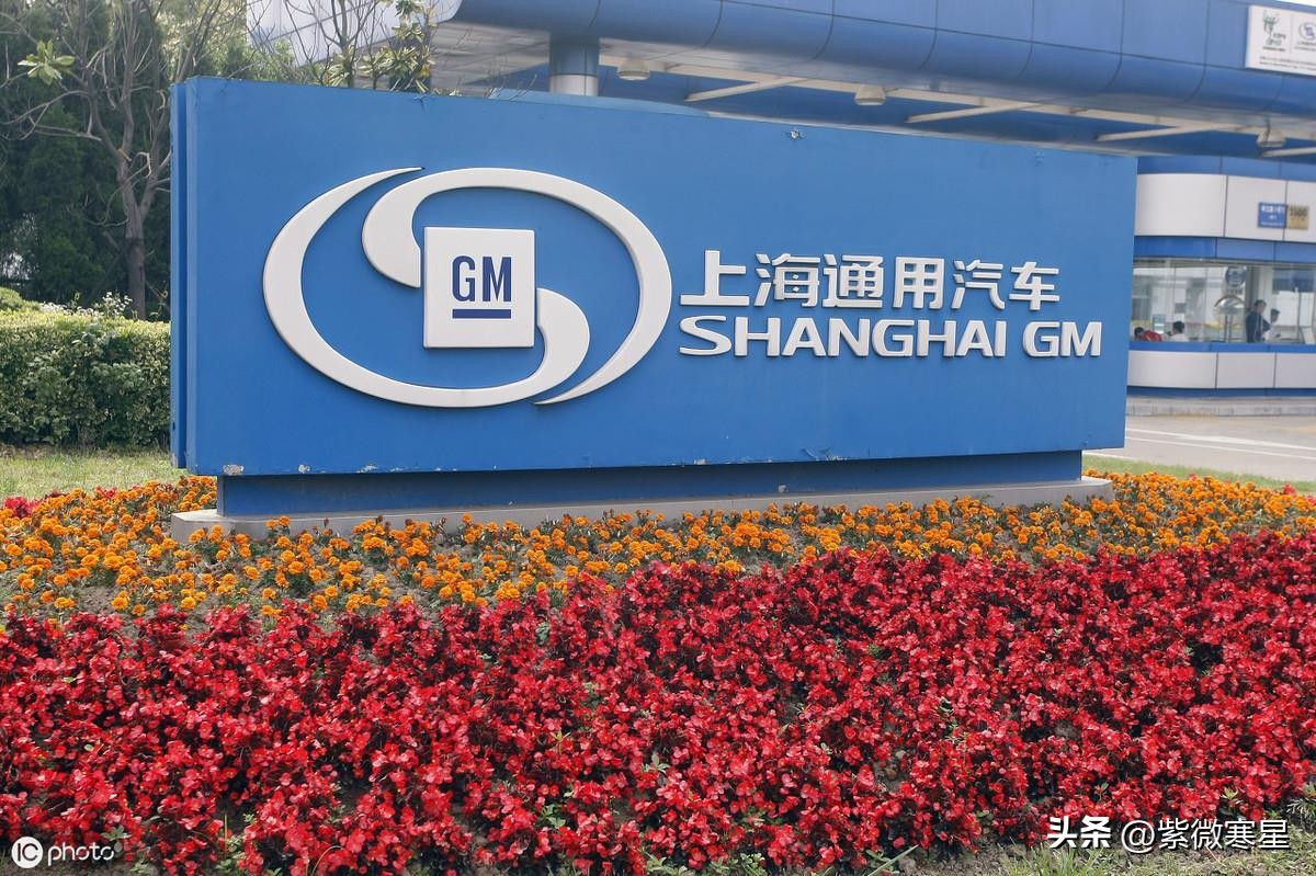 美国面临两难的抉择,美国深陷结构性矛盾