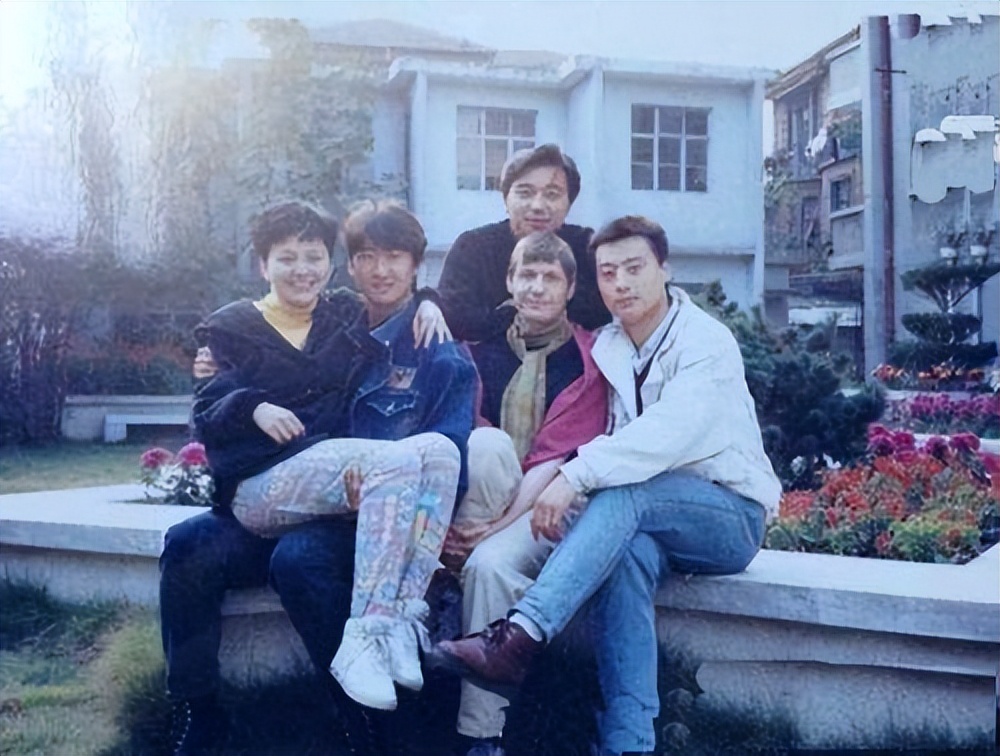 林心如对周杰吻戏事件的回应,周杰澄清跟林心如拍吻戏