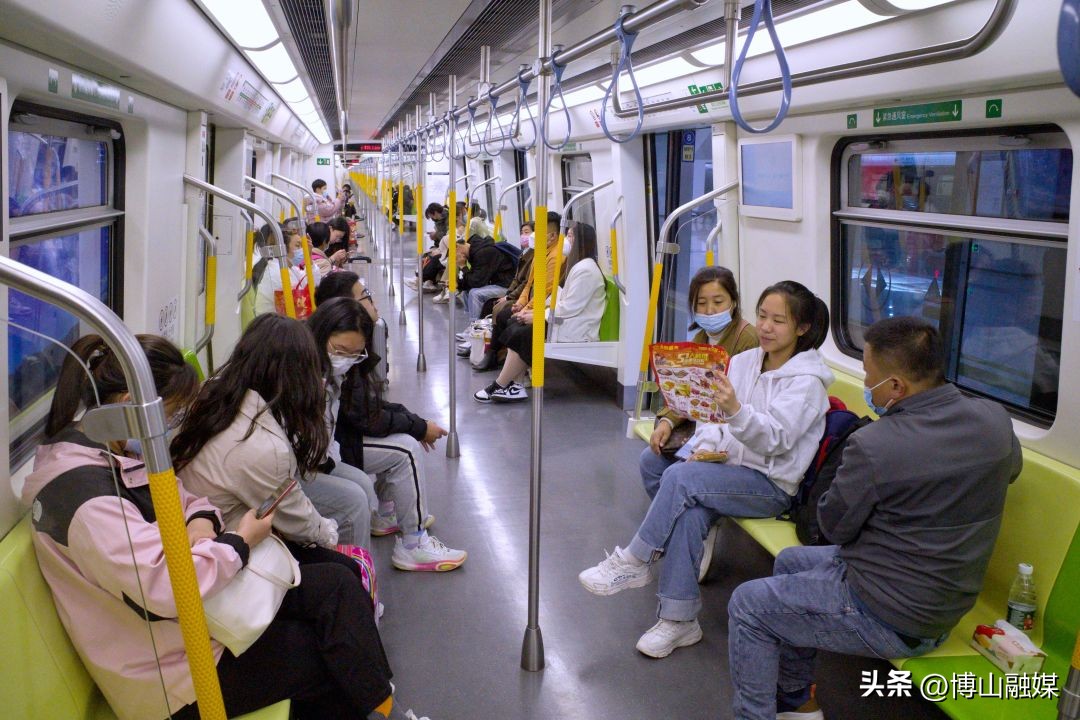 颐和园跟故宫哪个好玩,除了颐和园还有什么好玩的地方