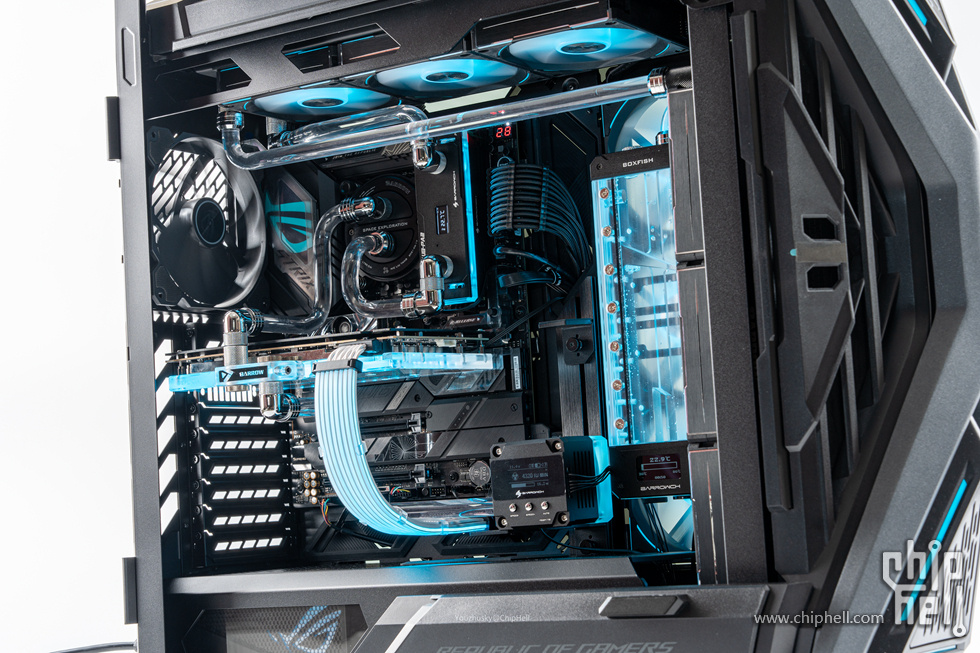 rog创世神装机视频,rog创世神细节