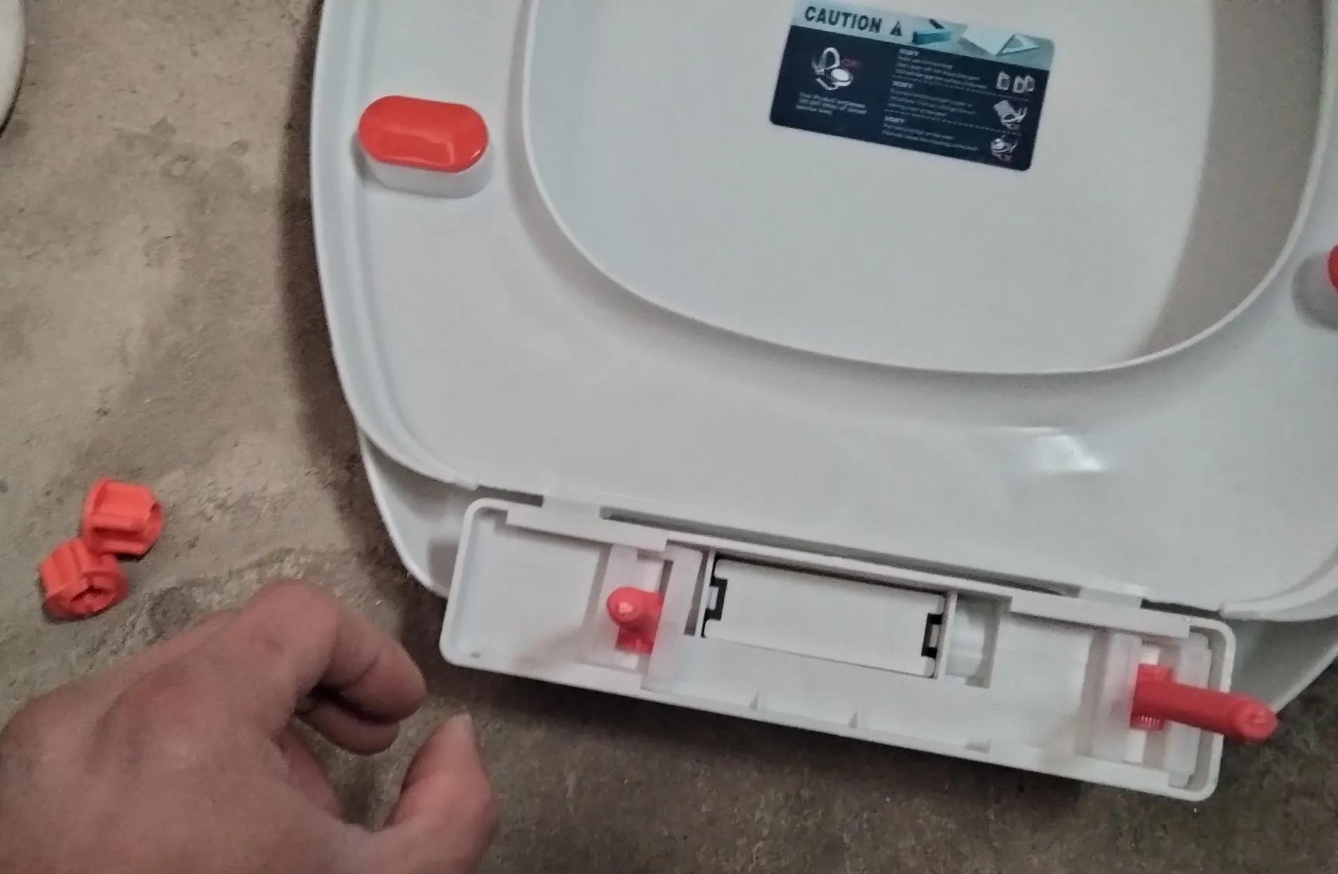 坐便器圈及盖的安装方法,马桶坐便器盖的安装方法