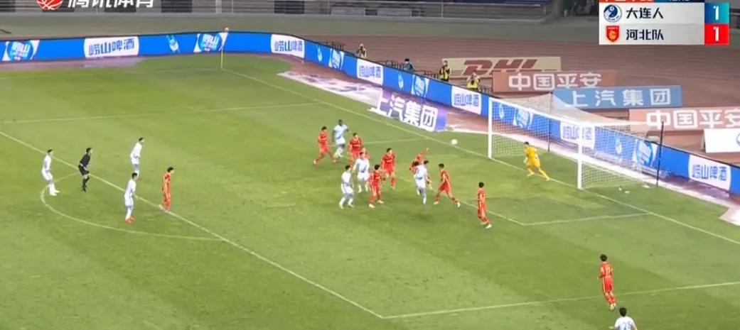 好饭不怕晚，大连人2：1河北，谢辉光芒四射照耀闫相闯