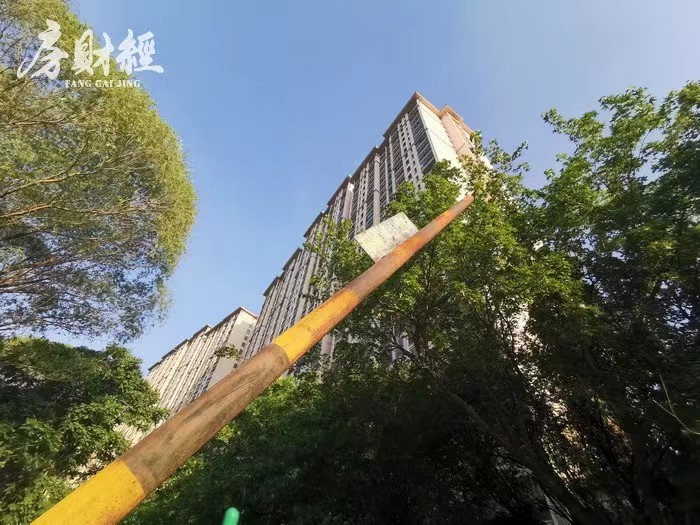 华发股份2022年减员不减薪，平均年薪同比每人增1.06万元