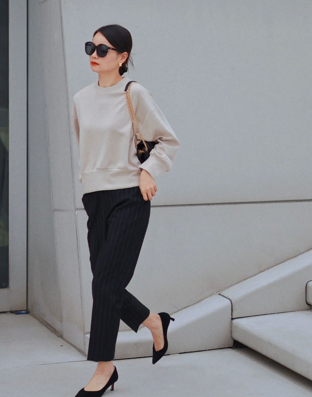 你真的知道卫衣怎么穿搭吗,为什么你穿卫衣像大妈