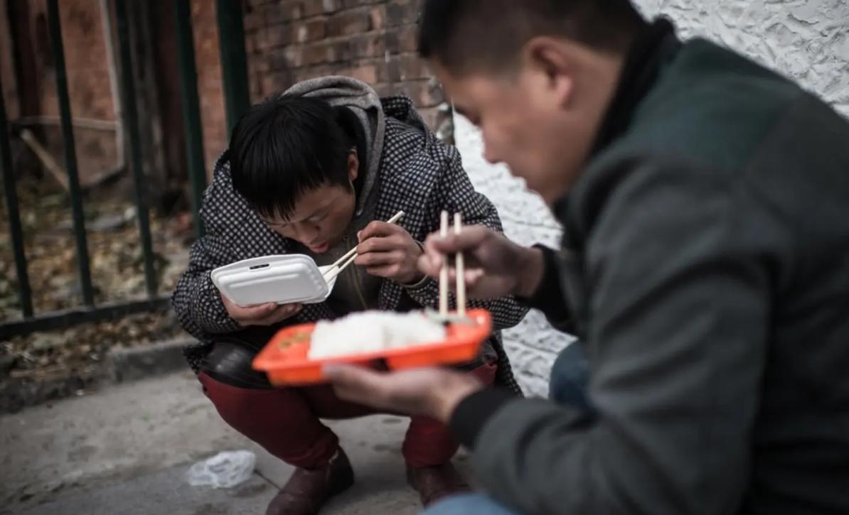 横店当5年群演的外卖小哥，日结70元到攒钱13万，为梦骑行去*藏西**