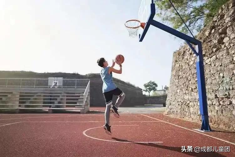 中考成都体育项目及得分标准,成都中考引体向上分数