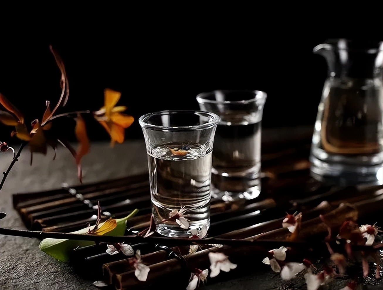 赖茅53度多少钱一瓶2斤装,赖茅传承蓝和传承棕出厂价