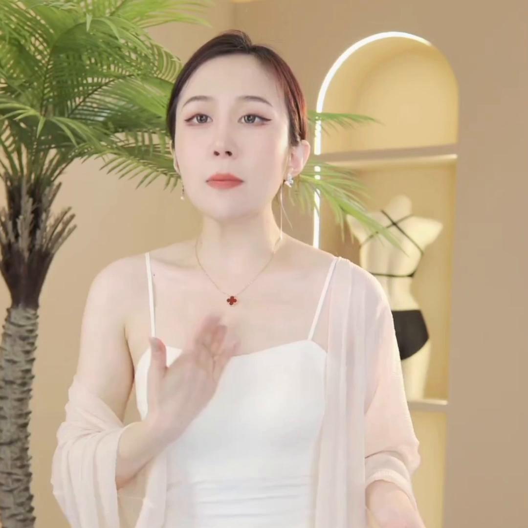 曼娜莎背心文胸一体真丝桑蚕丝,曼娜莎秋季百搭带胸垫背心