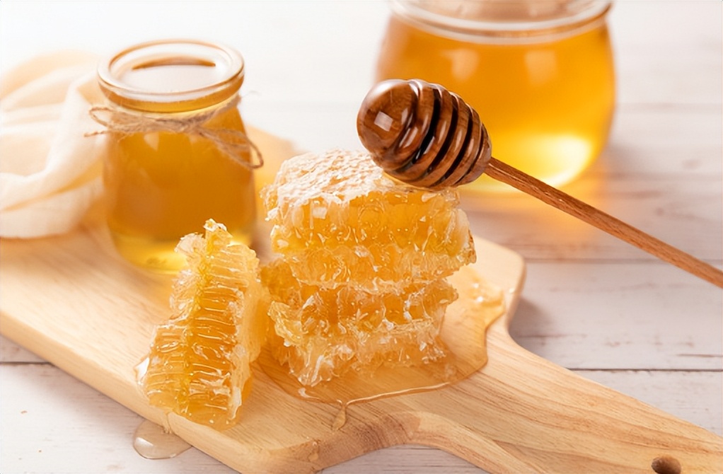 改善气色让脸部红润的养生茶,美白提气色喝什么茶效果好