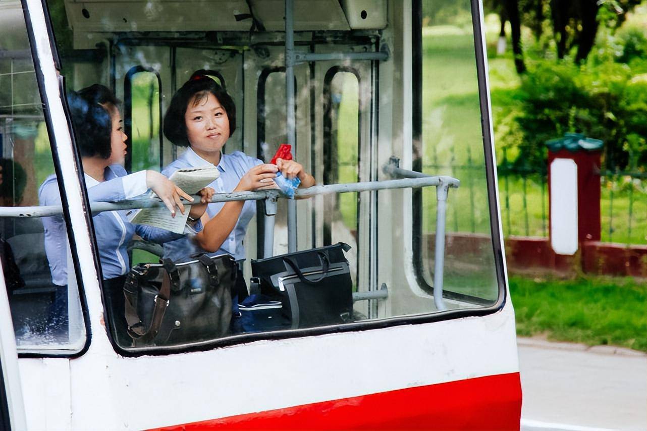 朝鲜观察，在朝鲜出租车司机是“铁饭碗”，朝九晚五比公务员赚钱
